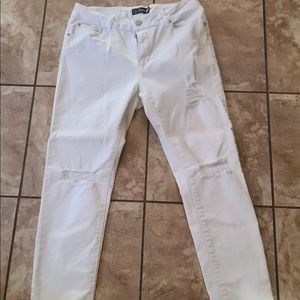 White distressed jeans